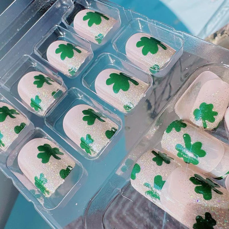 BSBTBZ Glitter St. Patrick's Day Nails Short Short Square Fake Nails With Four-Leaf Clover Designs French Glossy Sparkly Cute Shamrock Press ons Glue on Nails False Nails Artificial Nails Stick on for Women - Image 3